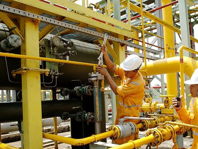 Dàn bếp gas công nghiệp hiện đại